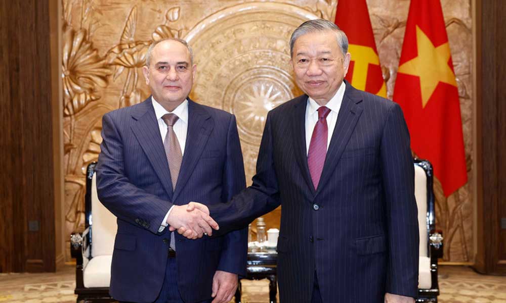 Vietnamese Party leader welcomes New Azerbaijan Party delegation